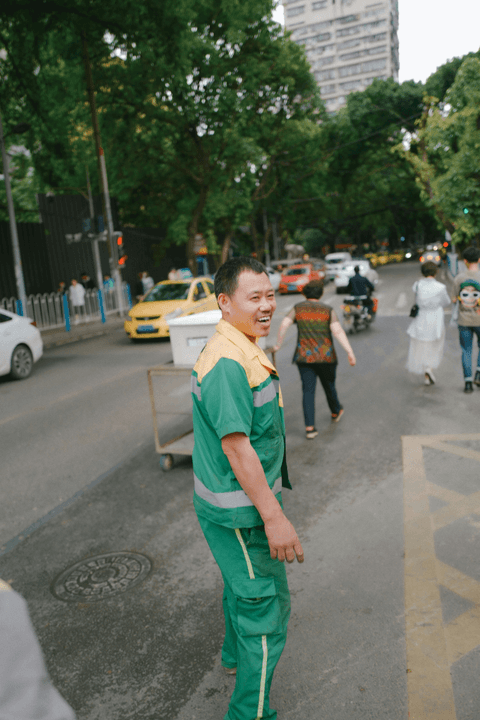 — Li Zhiming I very much appreciate the Happy Green Action. This is a platform that allows me to easily participate in public welfare and environmental protection. Our team has already partnered with over 500 communities to promote environmental protection and public welfare actions. 🌿 【Happiness Green Action | Establishing Community Purpose】
Happiness Green Action is committed to public welfare care × environmental action,
through resource sharing, blood and material donation, helping the disadvantaged, holiday care and other good deeds,
combining energy saving and carbon reduction in daily life, green travel, and small actions friendly to the earth, to promote a better and warmer society together.

This group upholds:
Public Welfare Mutual Assistance
Environmental Sustainability
Positive Impact
Friendly Communication

And calls on all members to jointly maintain a clean information environment,
please do not post fraudulent or false content.

May every action we take become a point of light in the world.