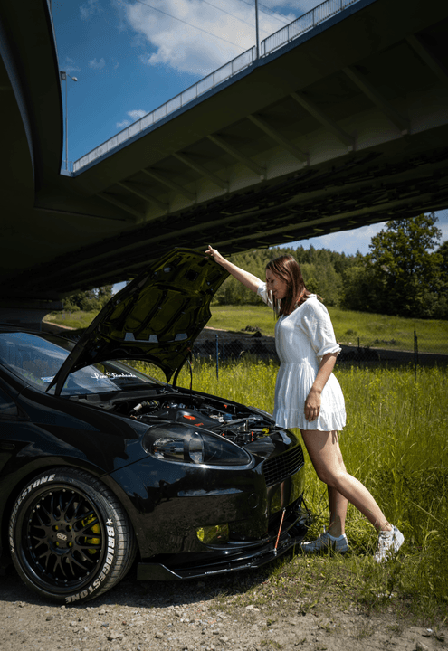 — Fernanda Lima The 24-hour assistance is a differential. I was quickly rescued on the road and I was very satisfied! Our team has already served more than 1,000 drivers with quality mechanical and electrical services. Edivan Electrician Mechanic 24 hours, batteries, starter motors, alternators, electronic injection adjustment, on-site breakdown assistance, cylinder heads, belts sensors, oil change. (Mechanical Workshop) in Goiânia (Goiás).