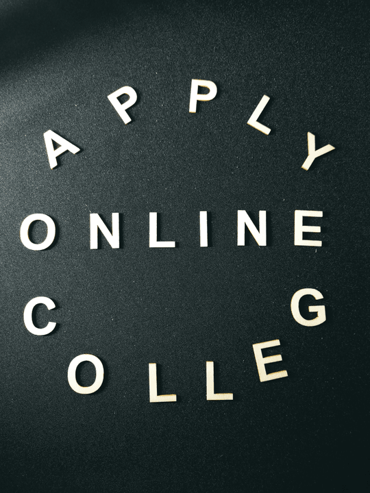 We understand that every student has unique circumstances and learning preferences. That's why we offer flexible learning options, including online classes, evening sessions, and intensive courses. Whether you prefer a traditional classroom setting or remote learning, Watford Academy has a solution that fits your lifestyle. Flexible Learning Options What We Offer تعليم اللغه الانجليزيه