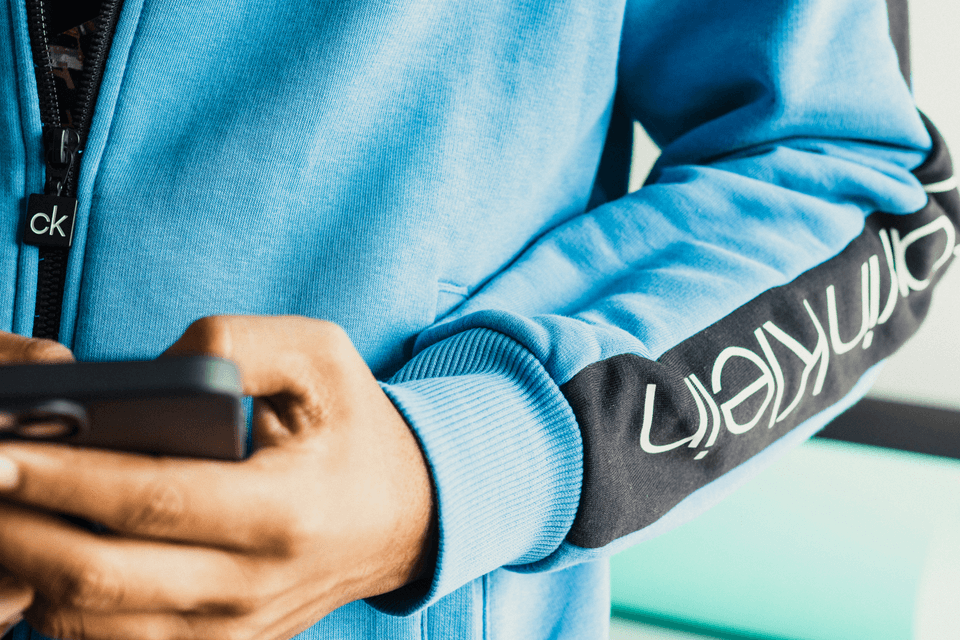 Venta al por mayor de ropa bonita y barata.