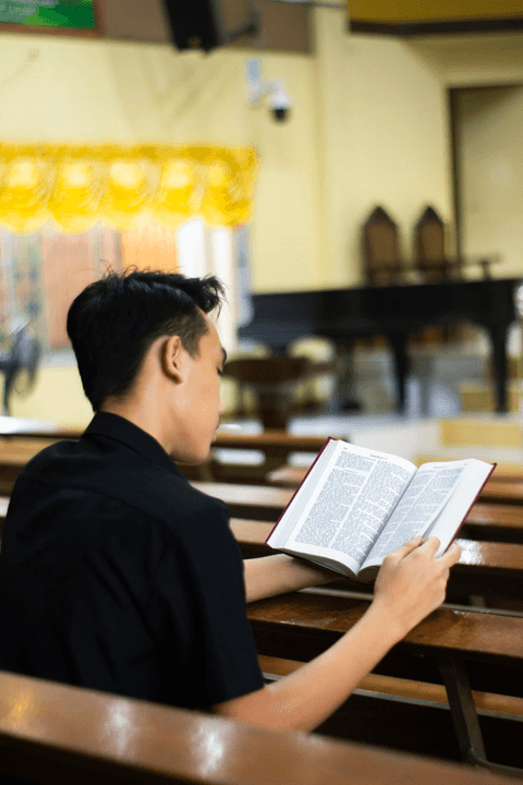 — Elise Bernard As a pastor, I appreciate quality resources. Here, I found works that nourish my ministry and enrich my sermons. Our team has inspired thousands of readers to dive into the richness of reformed Christian thought. Welcome to our space dedicated to partners. [Name of your site] is a platform dedicated to the promotion of reformed Christian thought, to biblical study and to quality theological literature. Our mission is to edify the body of Christ by sharing resources faithful to the Scriptures.