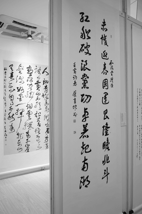 — Zhang Yao The design of the website is simple and clear, allowing me to easily find the resources I need and enjoy the process of sharing literature. Our website has already helped more than 500 poetry enthusiasts share their creations. A website for sharing literary poetry, and additionally, there is a poetry competition set up for the public to submit and participate.