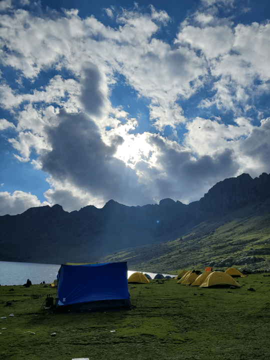We provide beautifully designed camping tents, allowing you to enjoy luxury and comfort in nature. luxury camping Our service Heart Bath Bay is a place that combines homestays and luxury camping in a natural accommodation space, allowing travelers to relax and take a slow trip in the mountains and forests of Sun Moon Lake.