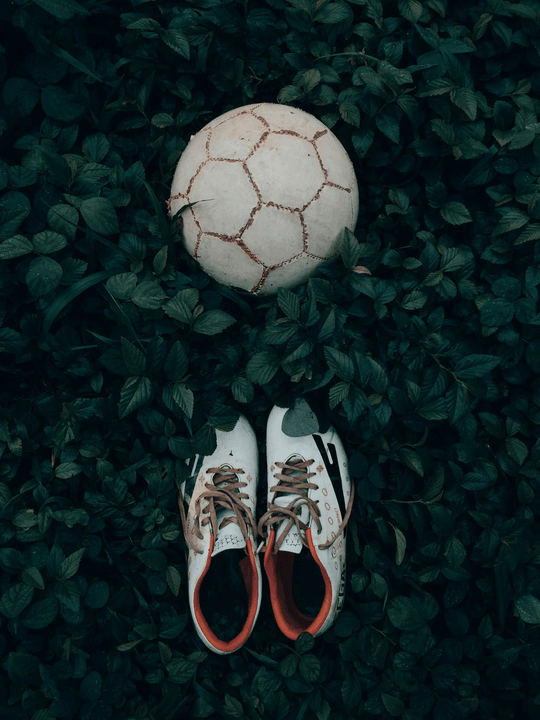 We provide top-quality football gear, including professional-grade balls, footwear, and apparel to enhance your game performance. Our products are designed for athletes of all levels. Our Services 足球體育運動用品
