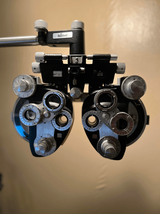 Johnson & Johnson is dedicated to advancing eye care. Our ophthalmic products, including surgical devices and vision correction solutions, are engineered to provide improved patient outcomes while enhancing the overall experience for both patients and healthcare providers. Ophthalmic Innovations Our Commitment to Health Johnson & Johnson is an American healthcare product, medical device and pharmaceutical manufacturer headquartered in New Brunswick, New Jersey. Johnson & Johnson consists of more than 250 subsidiaries around the world, and its products are sold in more than 170 countries. Johnson & Johnson Medical Technology is an important division of the company, focusing on surgical, orthopedic, ophthalmic and cardiovascular treatments.