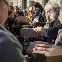 Einreichung E-ID-Referendum: Teamwork vor der Staatskanzlei