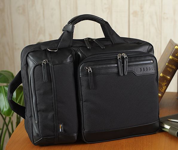 tumiっぽいけどtumiじゃない人気ビジネスバッグブランド特集 on strikingly