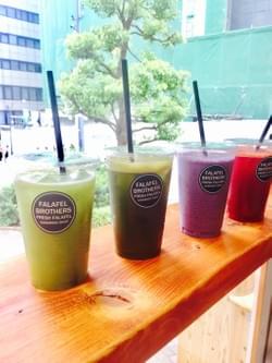 FALAFEL BROTHERS | ファラフェルブラザーズ | 六本木 東京 Roppongi, Tokyo, Japan | ベジタリアンだけでなくお肉が大好きな人も大満足させる、昔ながらのヘルシーなヴィーガンフード