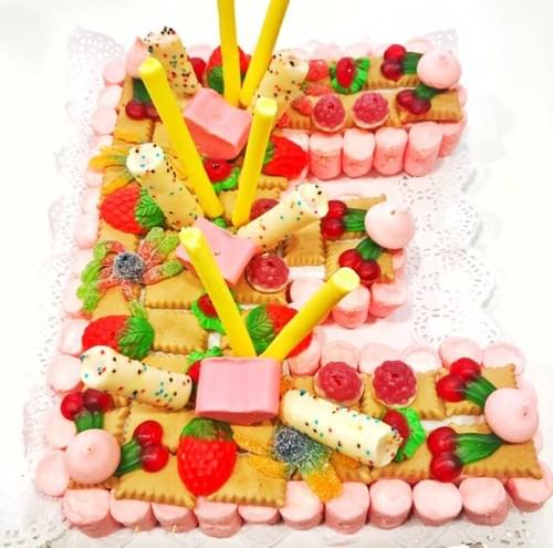 TARTA DE LETRA (PERSONALIZABLE)