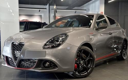 アルファロメオ 純正 VELOCE レッド フェンダーエンブレム