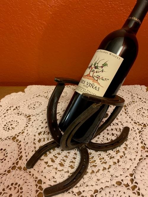 Single Bottle Horseshoe Wine Holder