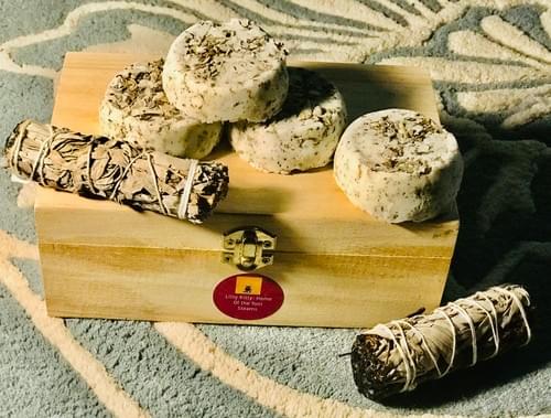 "KING" bath bomb for Men (Affirmations included)