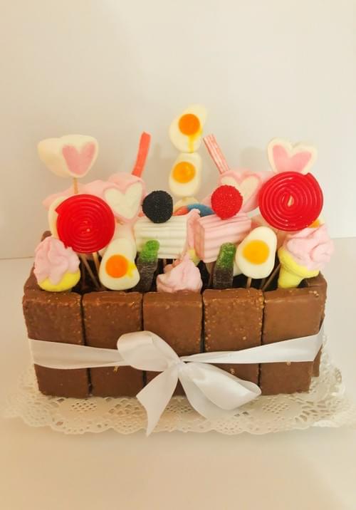 Pastel Huesitos