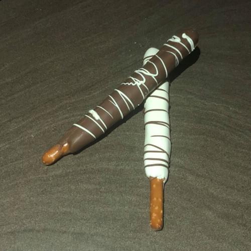CARAMEL PRETZEL RODS - CHRISTMAS ONLY