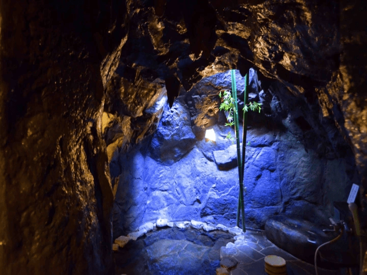 日帰りプラン 洞窟座敷 公式 三重県津市 伊勢街道奥座敷磨洞温泉 旅人宿涼風荘 旅館 宿泊 ビジネス 合宿 ご宴会