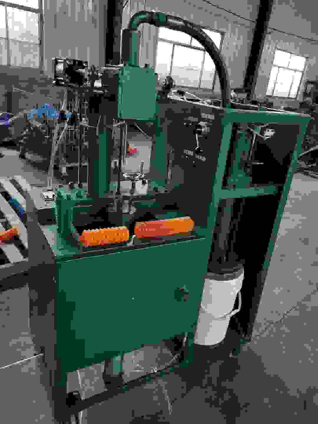 Small quantitative grease filling machine(0.2-2L)
