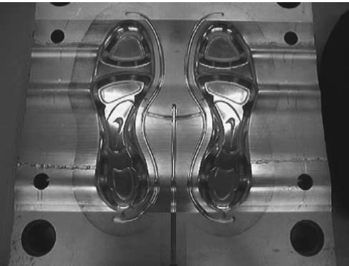 Al  shoe  mold  made  by  high  speed  machining.