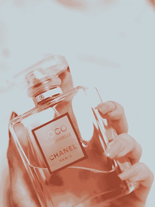 With over a decade of experience, we proudly represent the world's largest fragrance brands, ensuring premium quality and exclusivity. Global Brand Partnerships Our Expertise 香水代理商10年经验
全世界最大的品牌代理