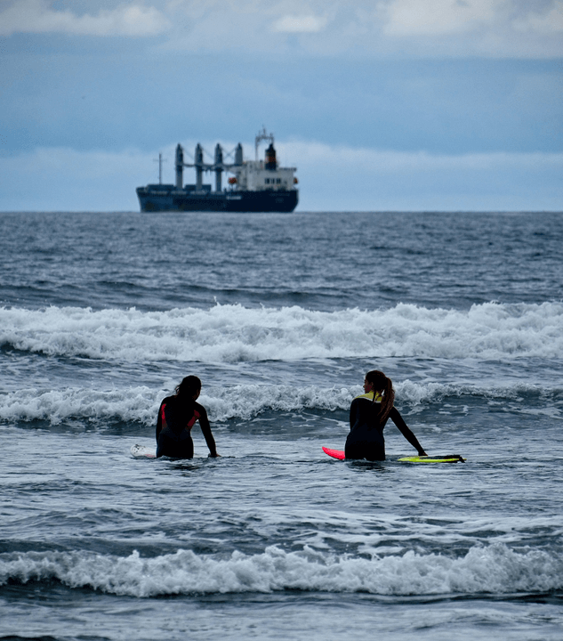 2 surfers with 1 instructor private lesson