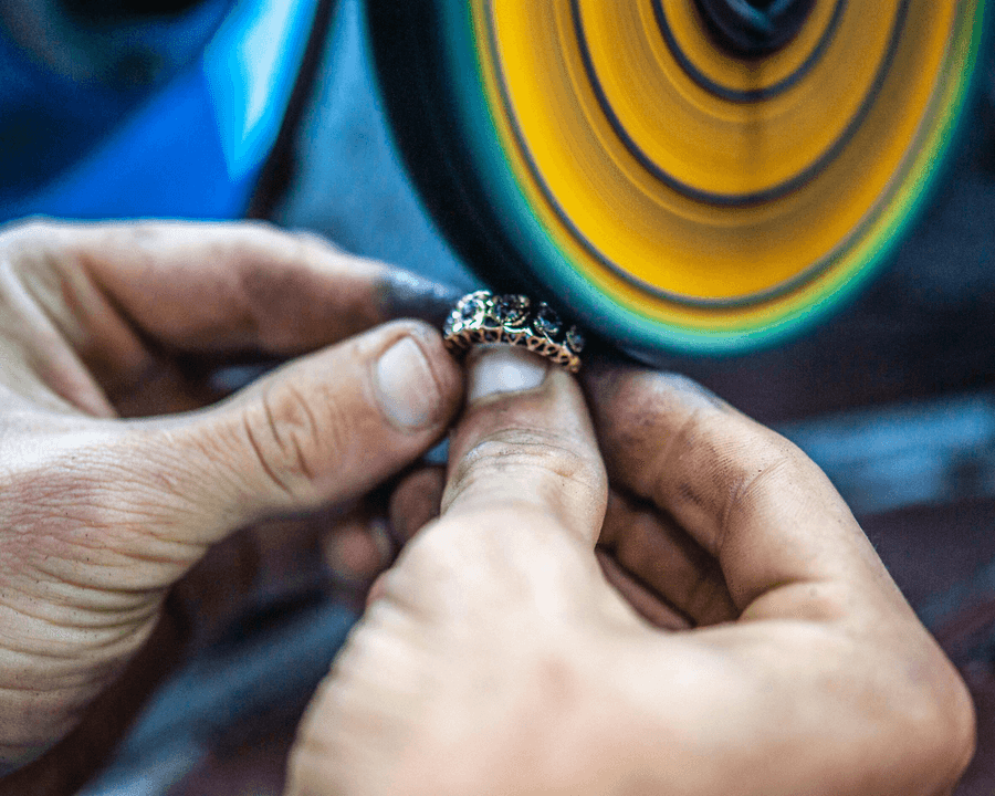 We combine blockchain technology with jewelry investment, launching gold stablecoins and NFT jewelry, creating a brand new investment experience. Customers can invest in jewelry in the form of digital assets, enjoying higher liquidity and transparency. financial technology combination What are we doing Golden Radiance Jewelry Group is committed to becoming a global leading luxury jewelry brand and financial technology innovation company. We provide unique jewelry investment experiences for global customers by combining gold jewelry with blockchain technology and digital assets. Golden Radiance Jewelry not only focuses on jewelry design and customization services but also promotes the digital and modern transformation of the jewelry industry by launching innovative financial products such as gold stablecoins and NFT jewelry.