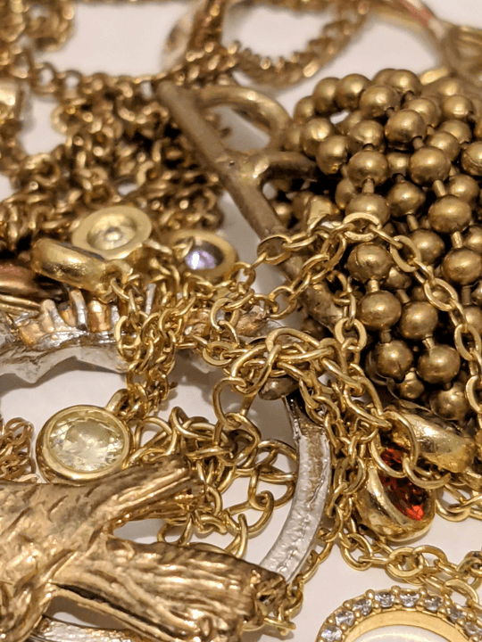 We focus on acquiring high-end brand watches, including Rolex, Patek Philippe, etc., providing professional evaluations and fair prices, ensuring that every customer can obtain the best transaction experience. watch acquisition Our service Acquisition Rolex, AP, Patek Philippe, Cartier, Piaget, Omega watches brand name bags Hermes, Chanel, LV Louis Vuitton, Dior, Gucci, GOYARD precious metal Bulgari, Cartier, Chanel, Hermes, Van Cleef & Arpels VCA, TIFFANY jewelry jade, natural diamond, old heaven bead, red blue sapphire, old heaven bead