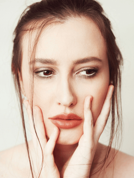 — Elena Radu Each meeting was a pleasure. The atmosphere is relaxing, and the team is extremely professional. I recommend with love! Our experiences have transformed hundreds of clients into followers of authentic beauty. Every person deserves to be welcomed with a level of excellence that is non-negotiable. Here, beauty is not treated as a routine, but as a carefully constructed ritual, in which details, discretion, and professional mastery intertwine to create a memorable experience. I chose to create a space where time takes on a different value, and facial care becomes an act of finesse. Every gesture, every recommendation, and every stage of the treatments is guided by respect for the uniqueness of your skin and the desire to offer results that are felt, not just seen. Elegance is found in simplicity, in precision, and in the perfect balance between science and subtle aesthetics. Here, I do not follow trends — I build perfection, and you are the essence of every impeccable work.