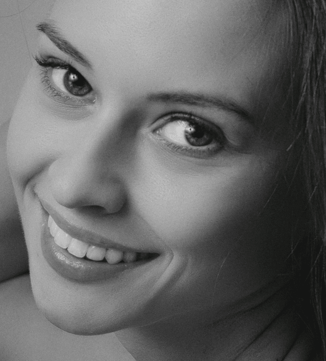 — Elena Radu Each meeting was a pleasure. The atmosphere is relaxing, and the team is extremely professional. I recommend with love! Our experiences have transformed hundreds of clients into followers of authentic beauty. Every person deserves to be welcomed with a level of excellence that is non-negotiable. Here, beauty is not treated as a routine, but as a carefully constructed ritual, in which details, discretion, and professional mastery intertwine to create a memorable experience. I chose to create a space where time takes on a different value, and facial care becomes an act of finesse. Every gesture, every recommendation, and every stage of the treatments is guided by respect for the uniqueness of your skin and the desire to offer results that are felt, not just seen. Elegance is found in simplicity, in precision, and in the perfect balance between science and subtle aesthetics. Here, I do not follow trends — I build perfection, and you are the essence of every impeccable work.