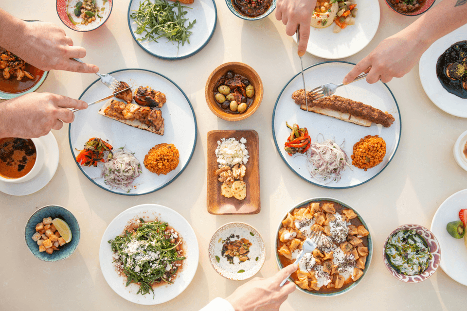 Treat yourself to an unforgettable evening with authentic Lebanese dishes prepared tailor-made for you and your guests. Discover the Magic of Lebanese Cuisine at Your Home ✨ Treat yourself to a culinary journey… without leaving your home! 🇱🇧🇫🇷🇮🇹 Franco-Lebanese and Italian, I come to cook for you authentic, generous, and flavorful Lebanese cuisine. A unique, friendly, and tailor-made moment: I take care of everything, you enjoy your guests. 🥙 Homemade mezzes 🔥 Traditional grills 🍋 Family recipes passed down for generations Transform your evening into an unforgettable Mediterranean experience. 📩 Contact me and let's create together a moment that will make your taste buds travel. 0690.975.764 Fahad-alexandre@hotmail.fr