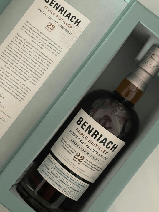 We meticulously select outstanding whiskies from independent producers, ensuring every bottle tells its own unique story. Curated Selections Our Offerings AT ROSS & CO., WE CURATE WHISKY FOR PEOPLE WHO WANT DISCOVERY WITHOUT THE GUESSWORK.  WE SOURCE EXCEPTIONAL BOTTLES FROM INDEPENDENT PRODUCERS. WE EXPLAIN WHY EACH ONE MATTERS. WE MATCH THEM TO YOU.
WE'RE MORE THAN A SUBSCRIPTION. WE'RE YOUR WHISKY GUIDE.