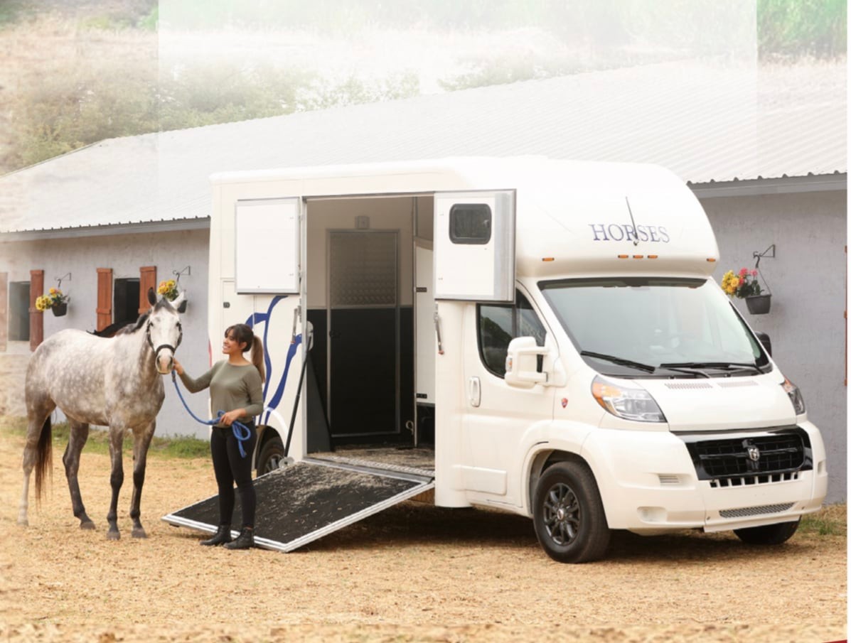 Horseboxes U.S.A. Luxury Horse transportation vans.
