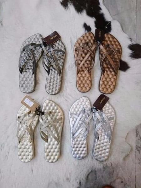 ビーチサンダル入荷しました