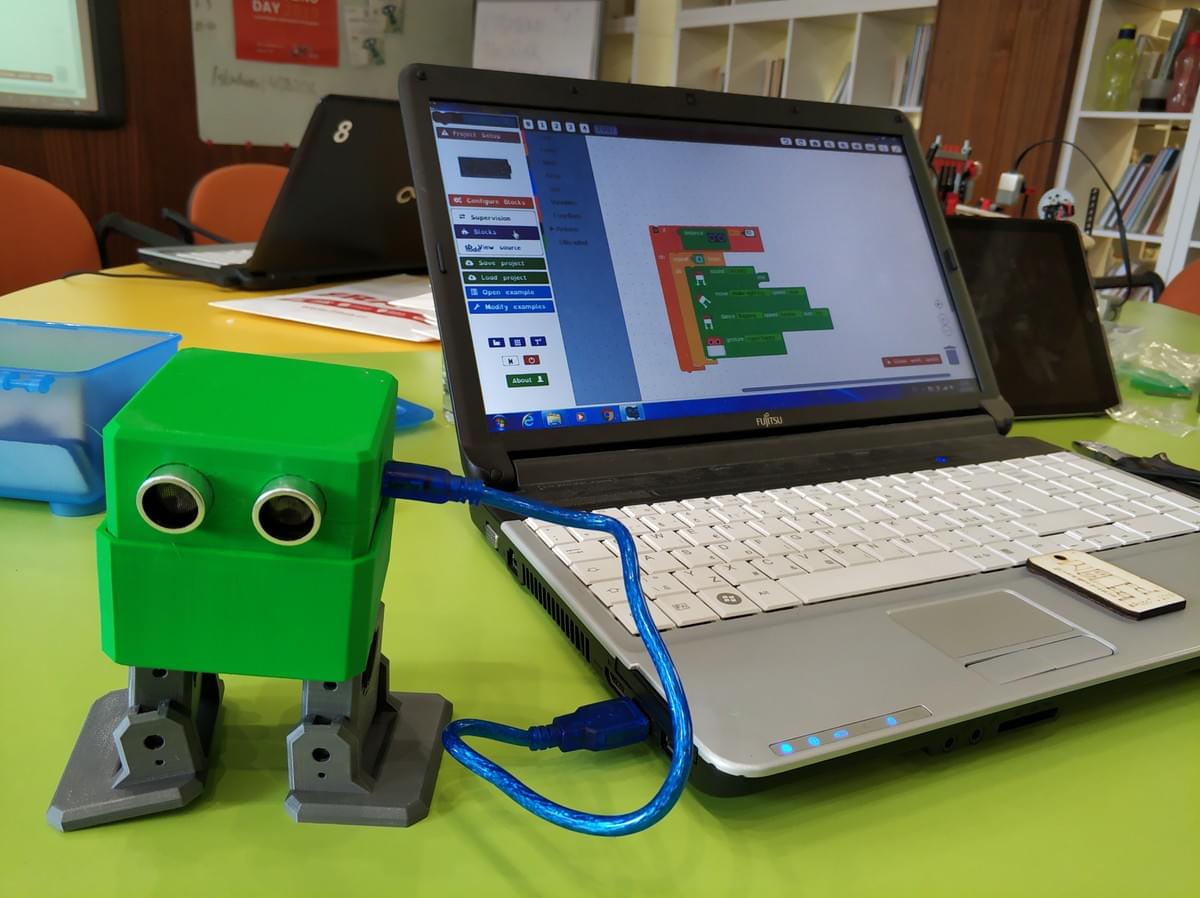 Learn with Otto DIY robot. Education