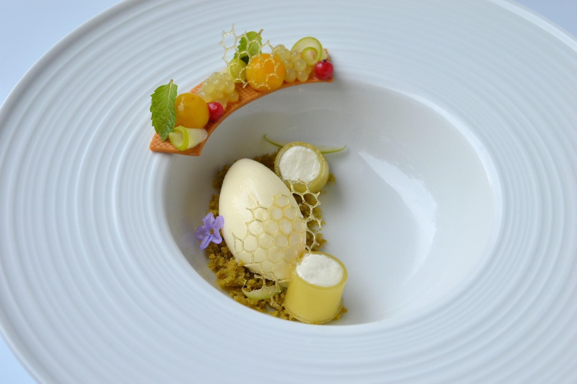 Modern Desserts Harold S Academy Diploma In Pastry Bakery Course 21 World Chef Master Class