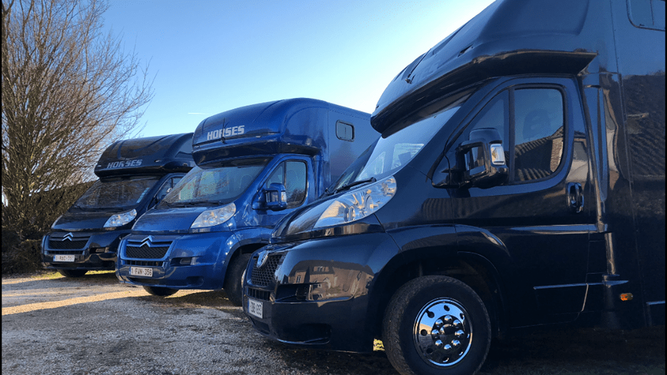 Horseboxes U.S.A. Luxury Horse transportation vans.