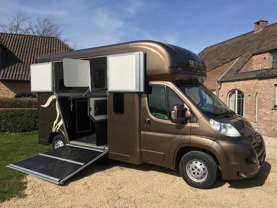 Horseboxes U.S.A. Luxury Horse transportation vans.