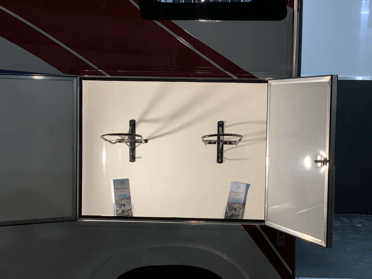 Horseboxes U.S.A. Luxury Horse transportation vans.