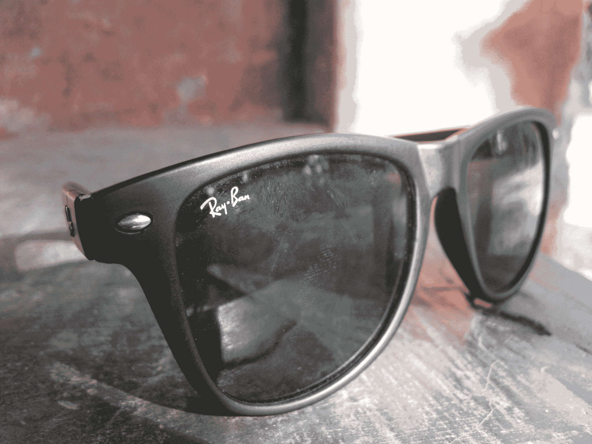 Stylish ai enhanced glasses showcasing dual cameras in bright sunlight.