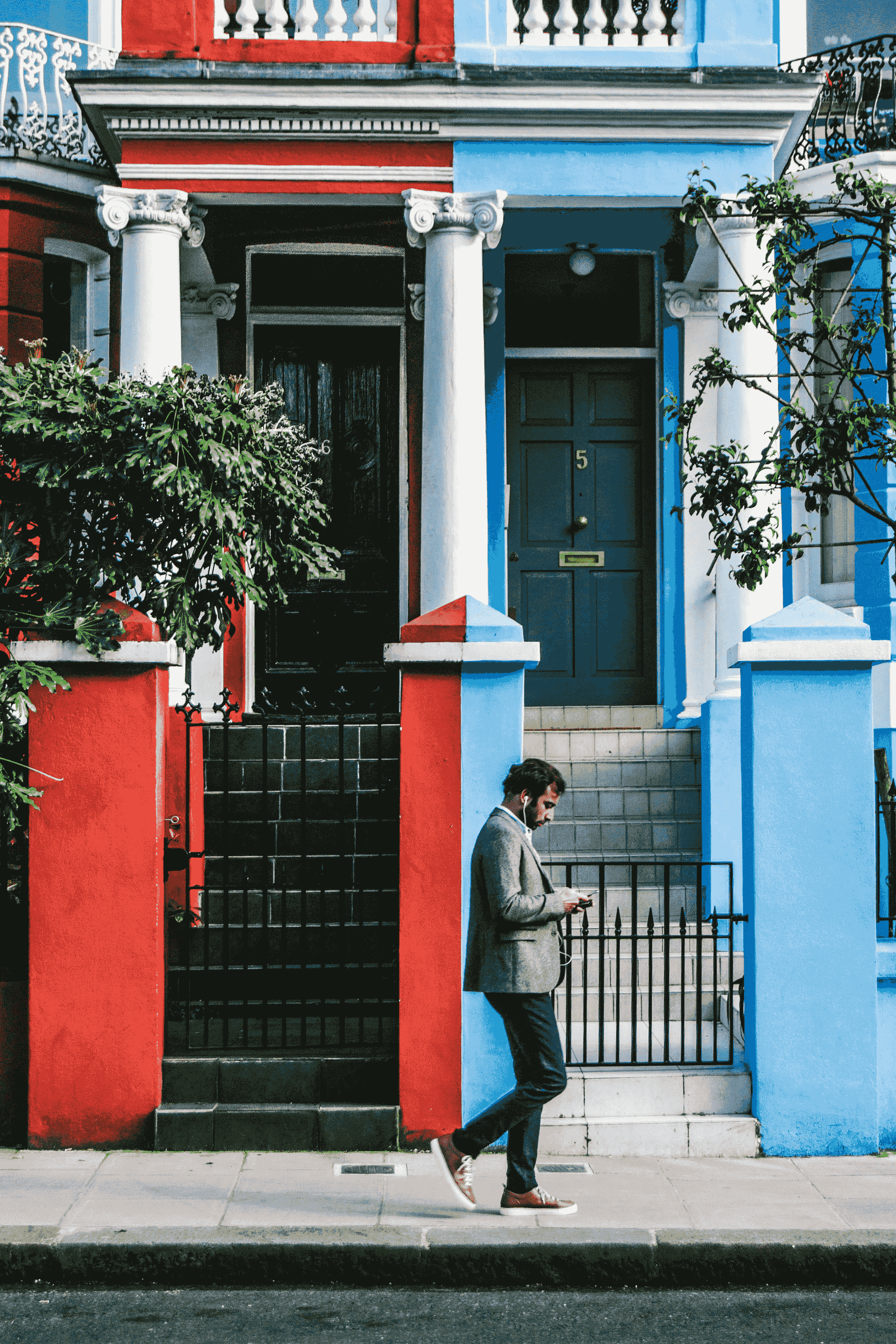 Smart home integration in modern modular apartment buildings