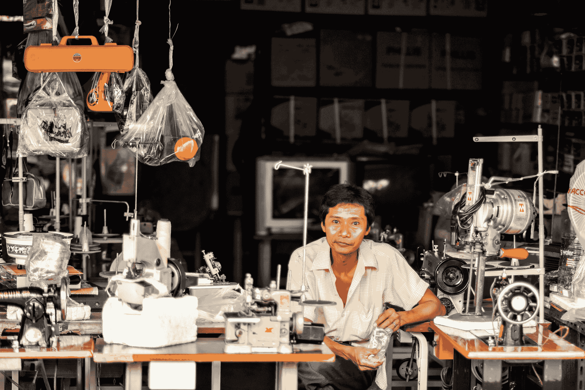 Seamless coordination with top clothing manufacturers in China