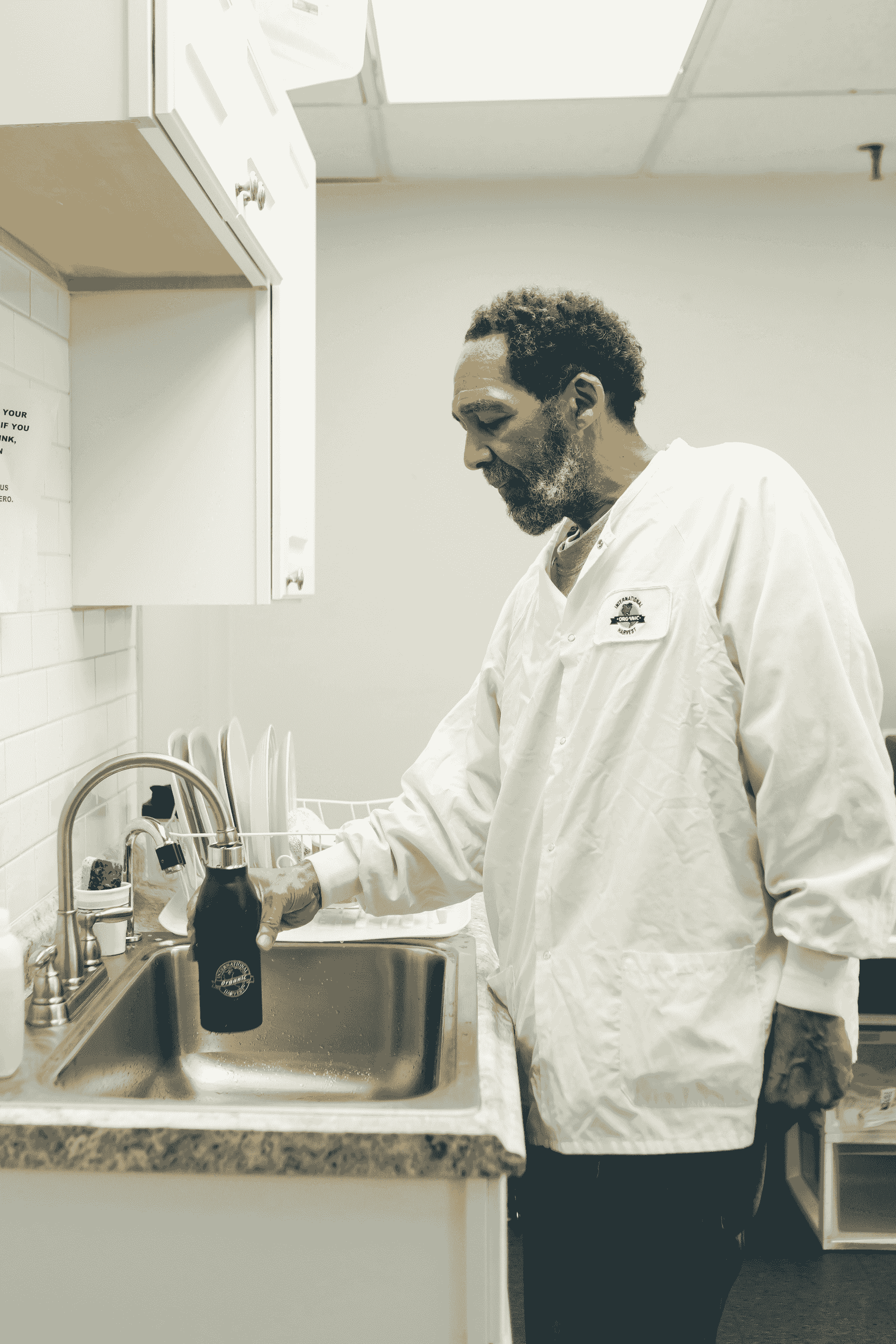Sanitary ware suppliers ensuring product quality through inspection