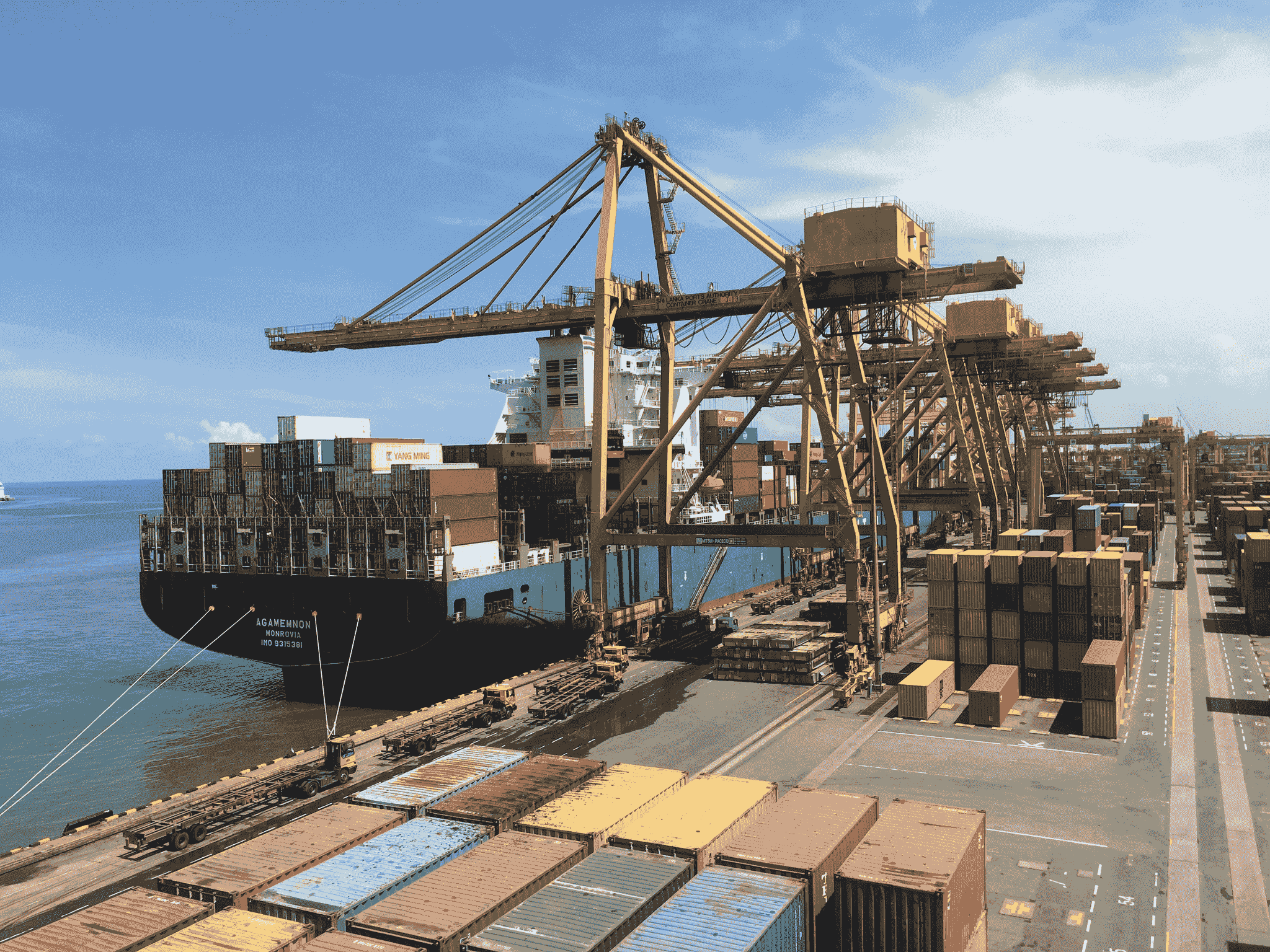 Cheapest way to import from China to India - Shipping products via cargo ship