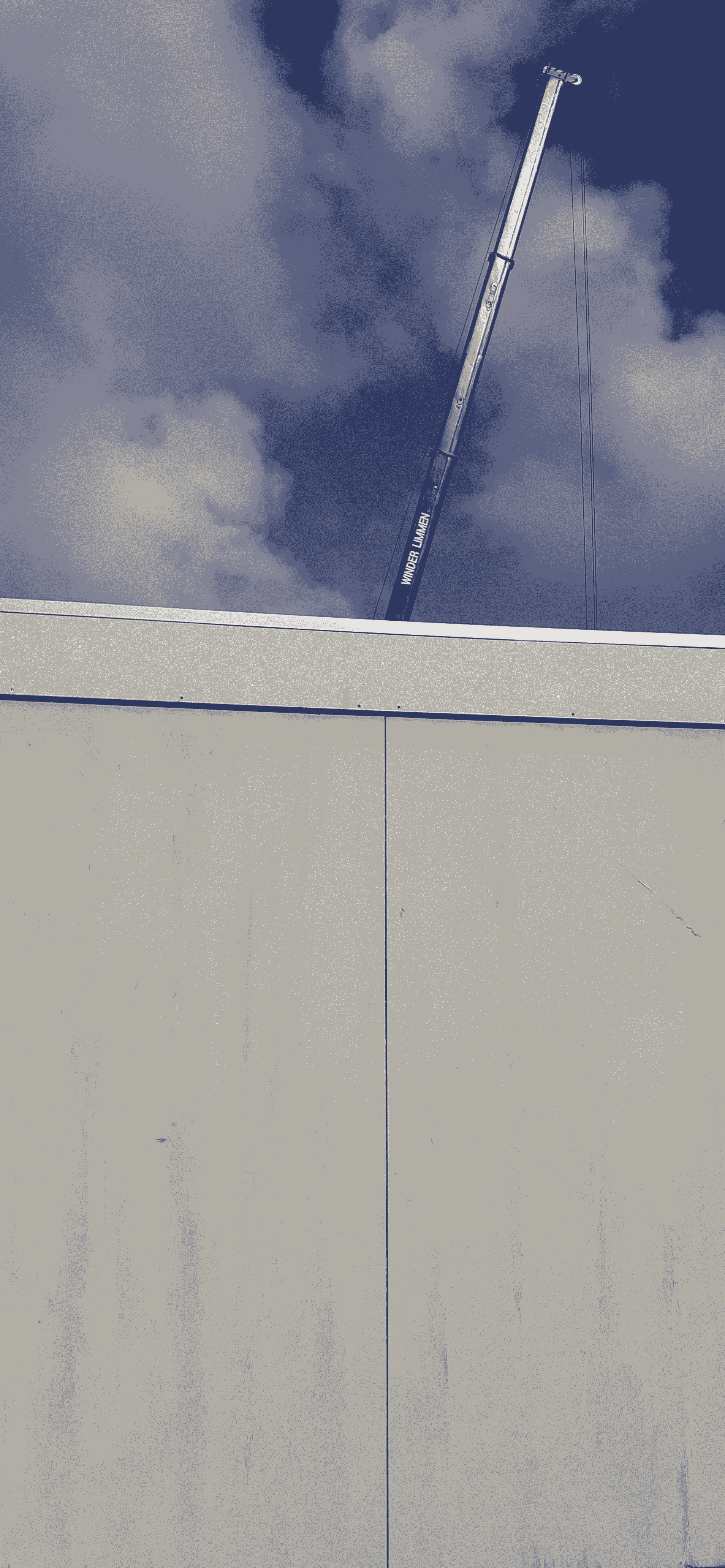 Energy-efficient features in construction container