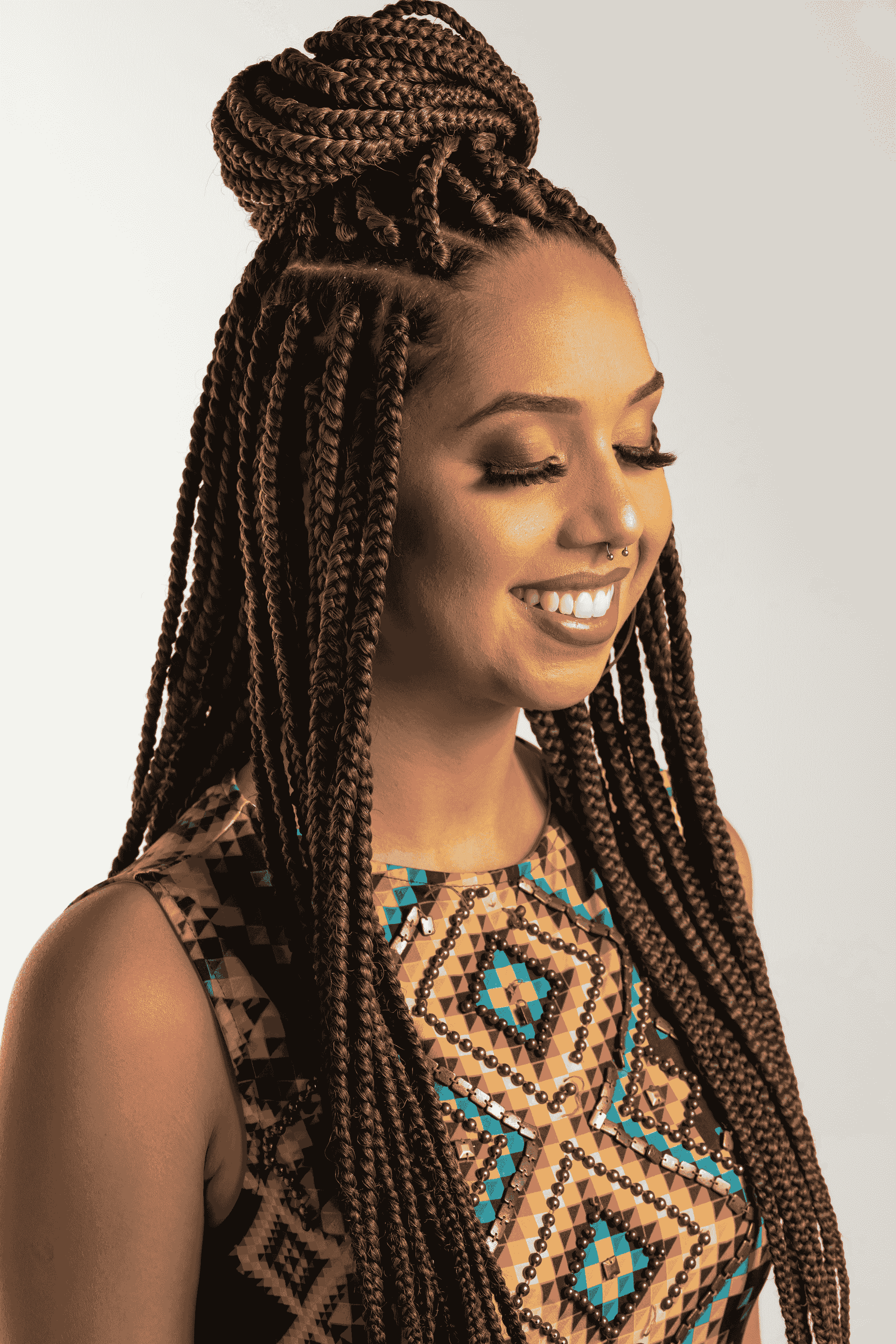 Showcase of vibrant bulk bundle hair styles available from SSOURCING INC.