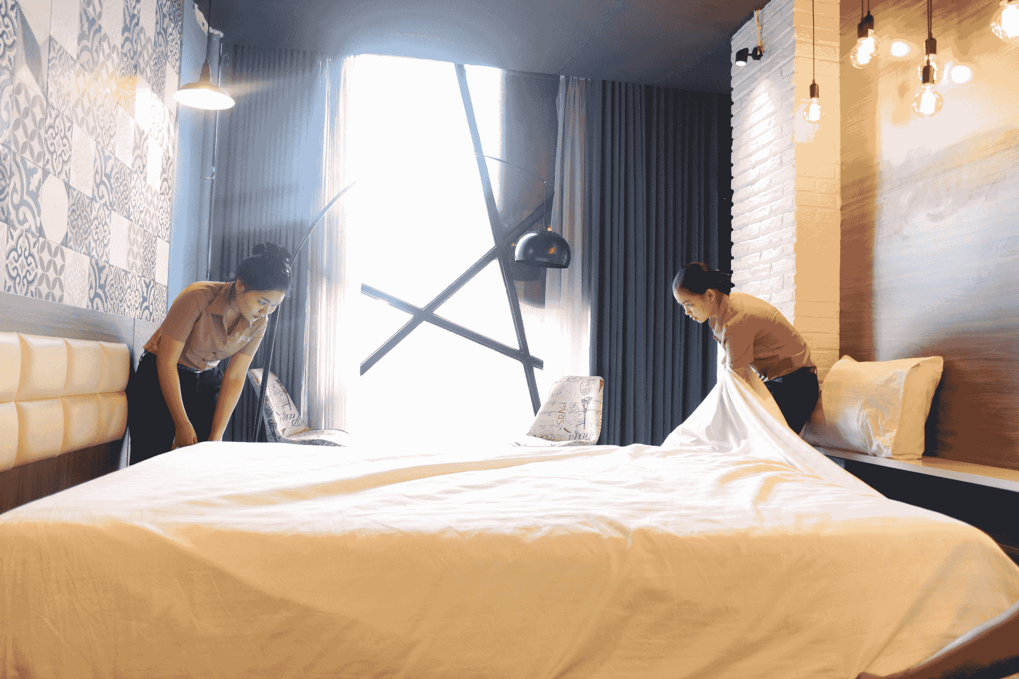Eco-friendly cleaning products for hotel equipment supplies