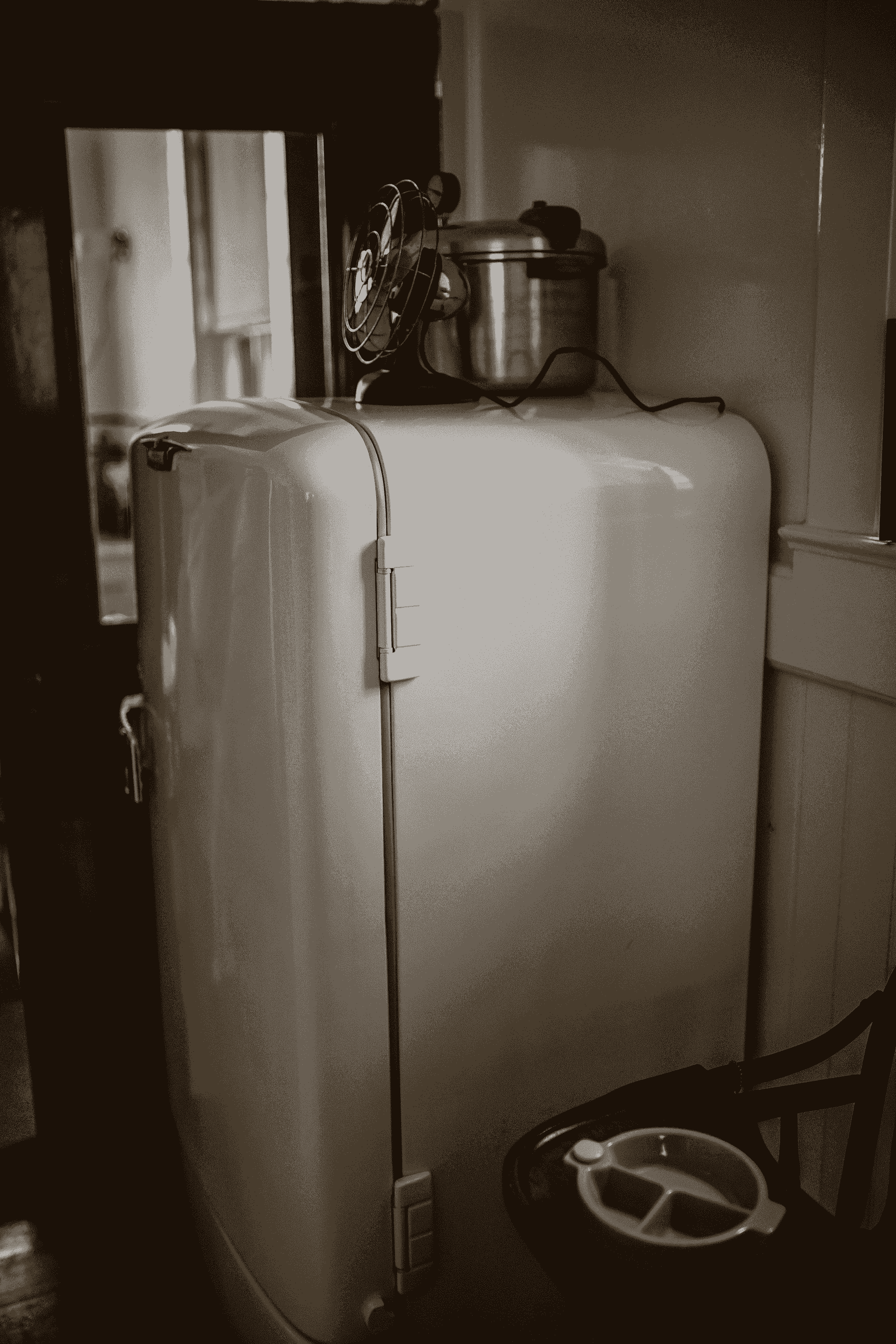 stylish Smeg retro-chic refrigerators enhancing modern kitchen decor