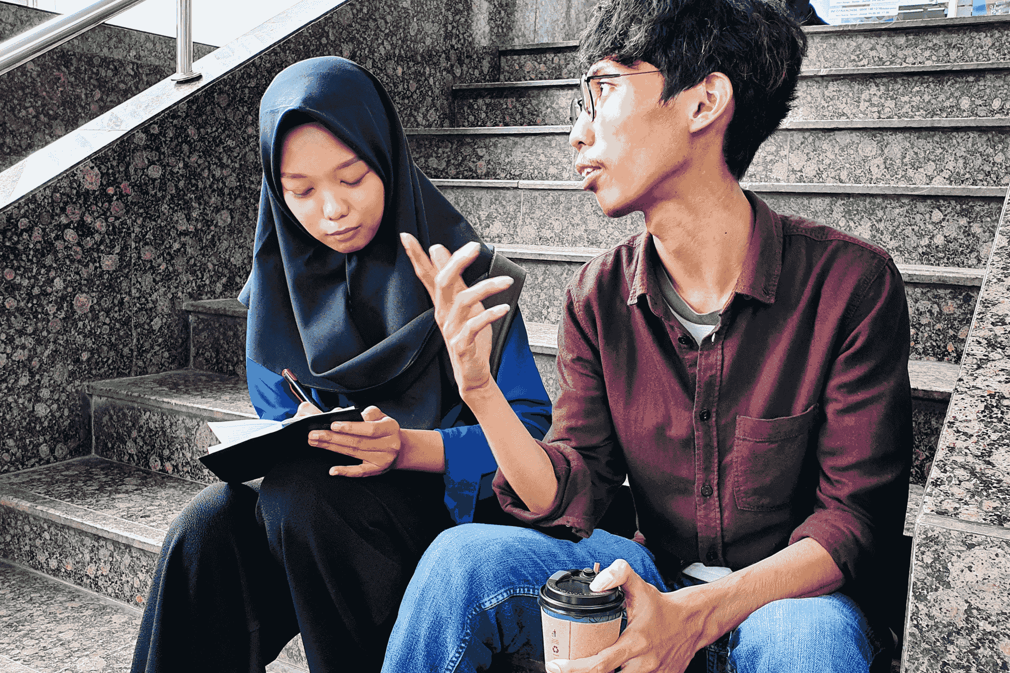 Enhancing cross-cultural communication in sourcing services vendors collaboration