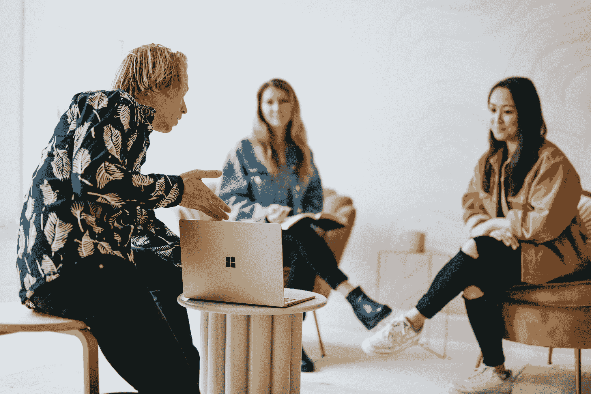 effective marketing an online retreat through engaging pre-event webinars