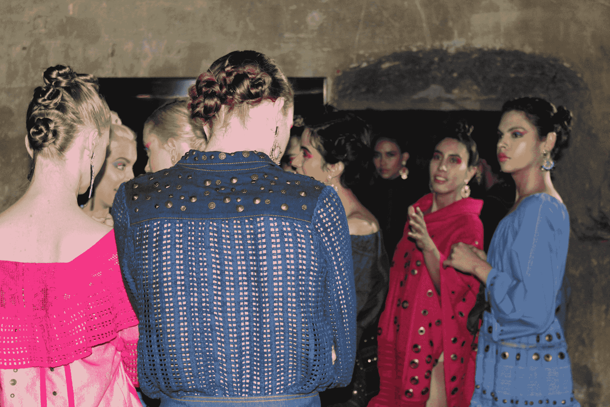 how to find a clothing vendor through networking opportunities