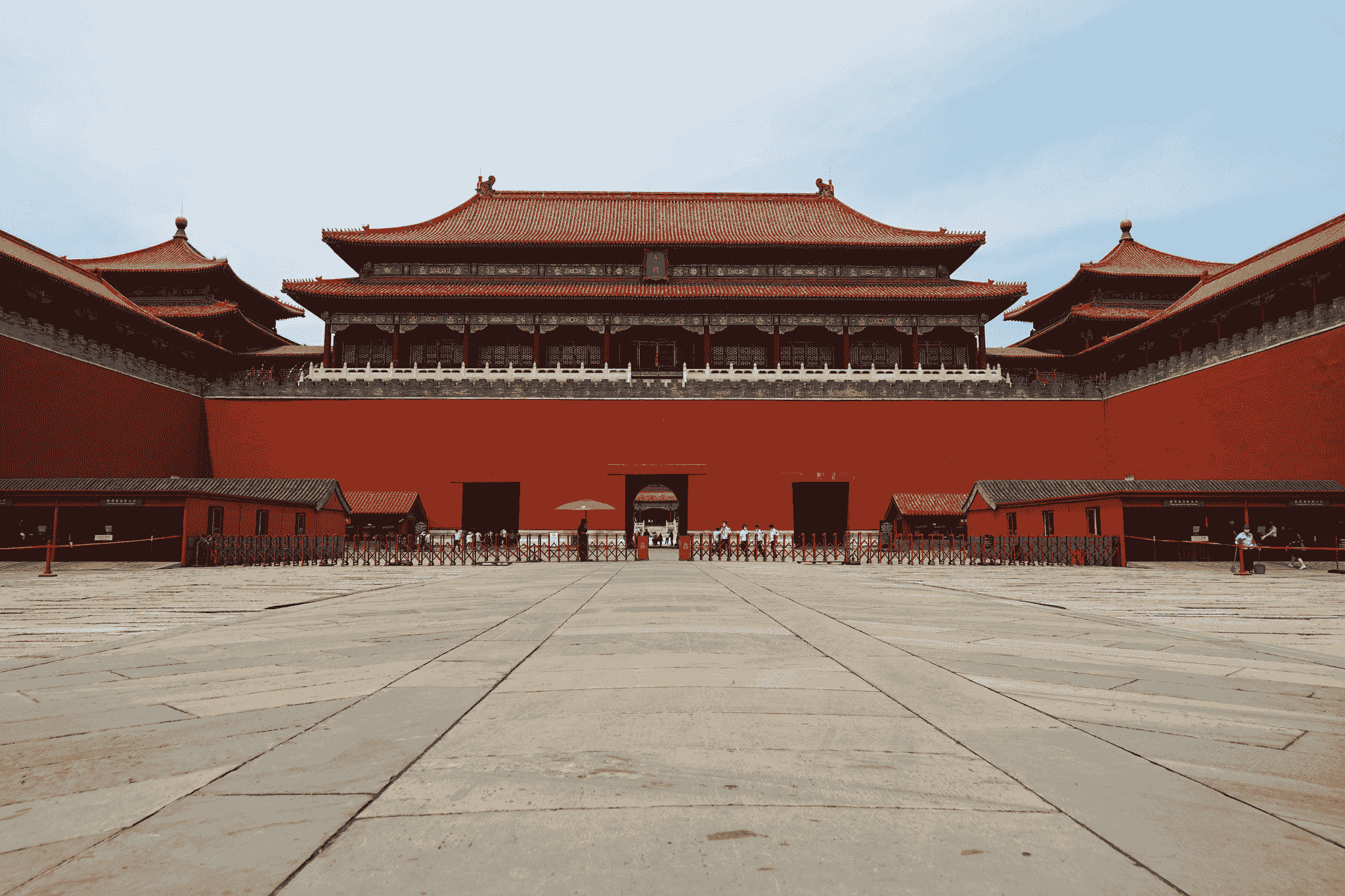 What do Shanghai, Beijing, and other major metropolises of China have in common?