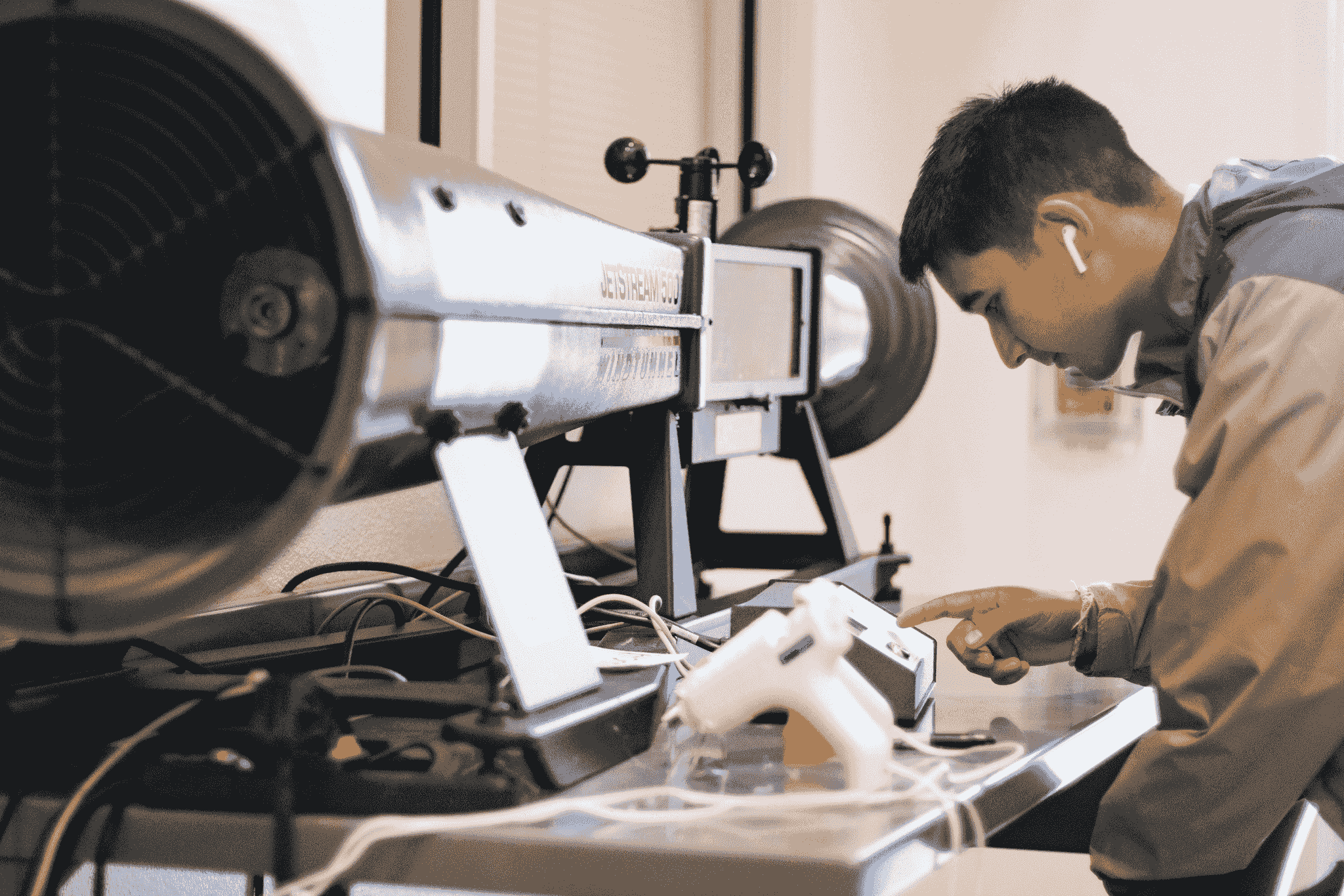 Drop test for packaging conducted according to IEC standard.